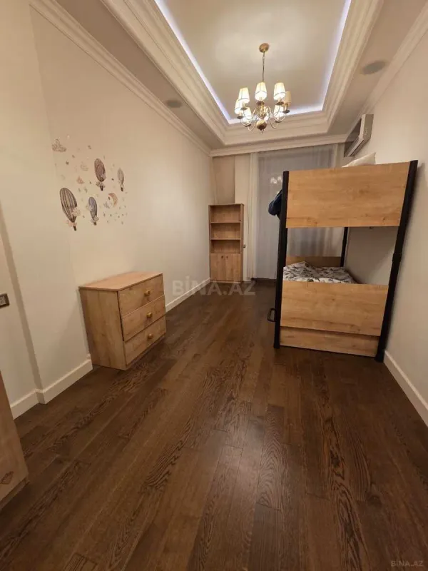 Kirayə verilir 3 otaqlı mənzil 111 m²