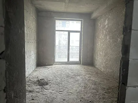 Satılır 3 otaqlı mənzil 126 m²