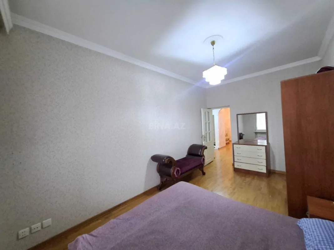 Kirayə verilir 2 otaqlı mənzil 85 m²