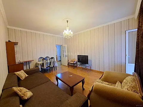 Kirayə verilir 2 otaqlı mənzil 85 m²