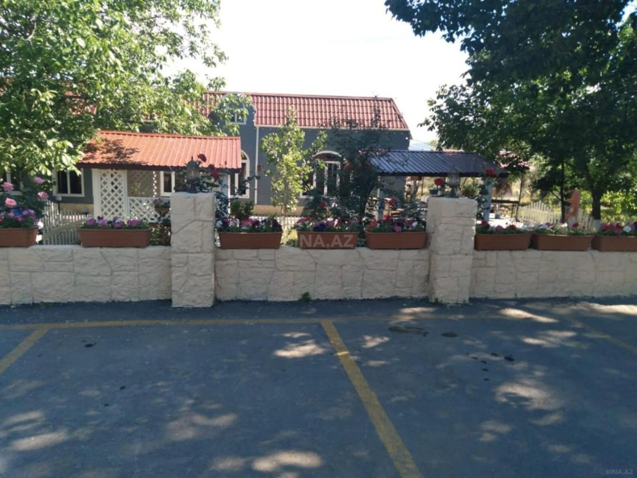 Satılır obyekt 350 m²