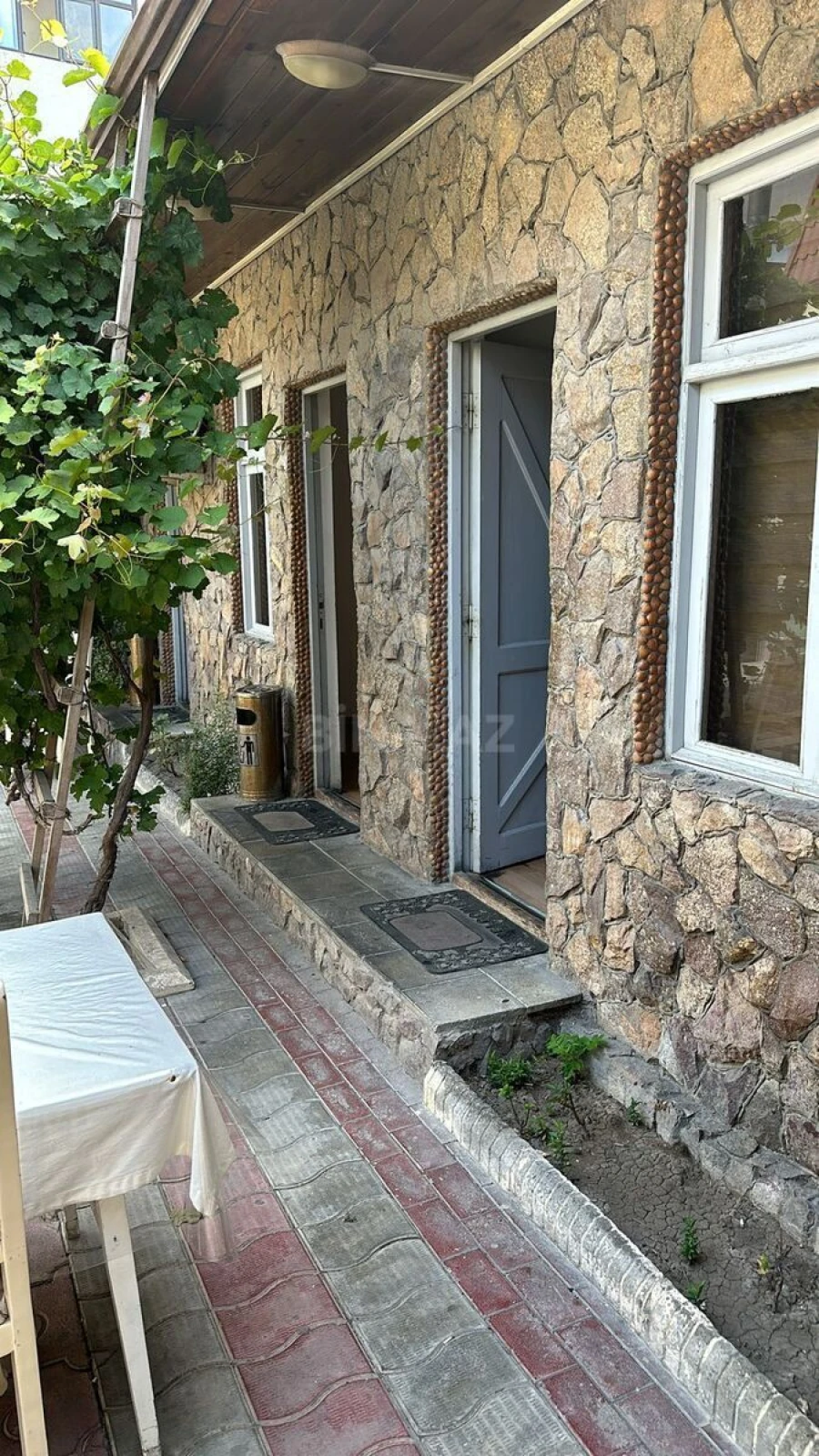 Satılır obyekt 245 m²