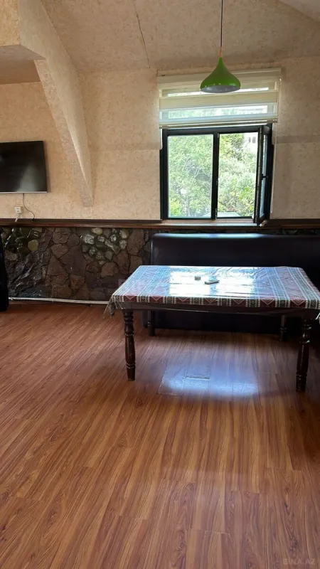 Satılır obyekt 245 m²