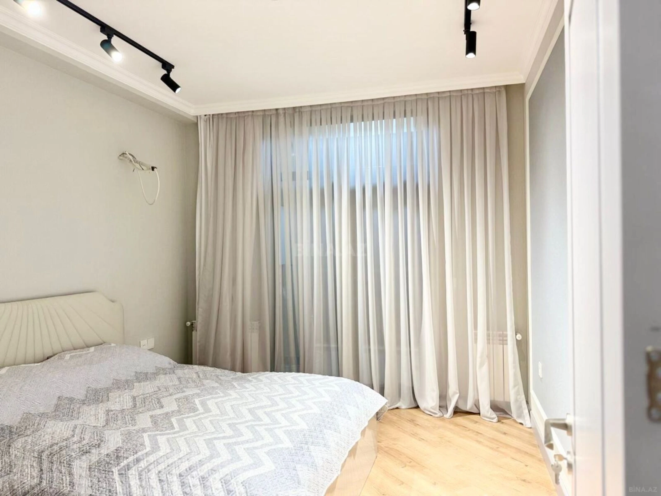 Kirayə verilir 2 otaqlı mənzil 60 m²