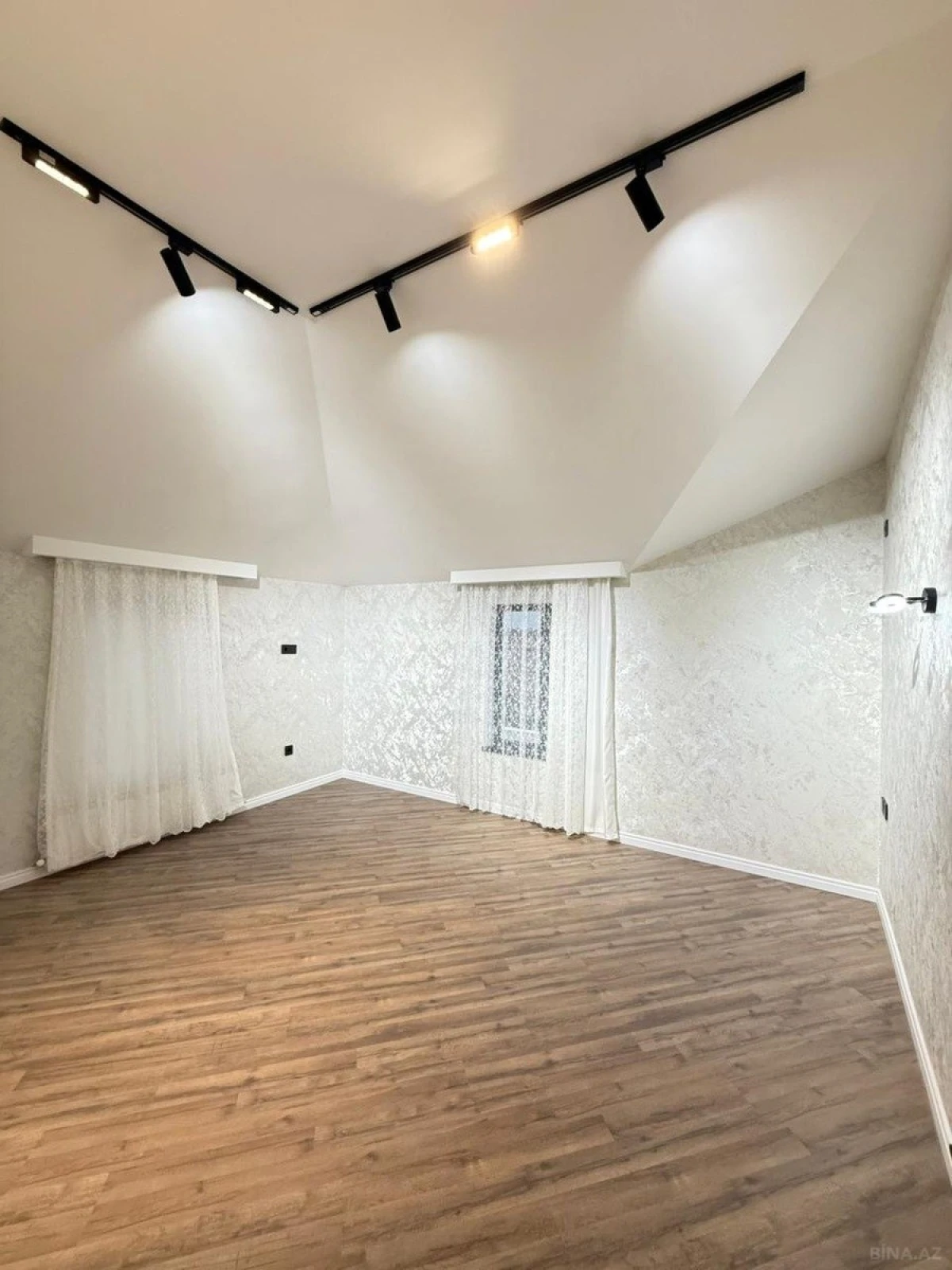 Satılır 4 otaqlı həyət evi 150 m²