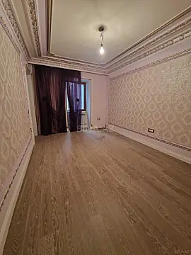Satılır 4 otaqlı mənzil 200 m²