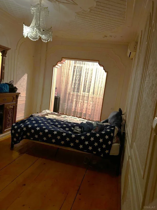 Satılır 4 otaqlı mənzil 110 m²