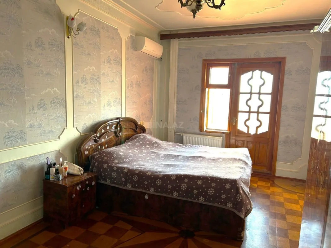 Satılır 4 otaqlı mənzil 110 m²