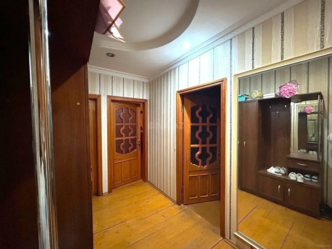 Satılır 4 otaqlı mənzil 110 m²