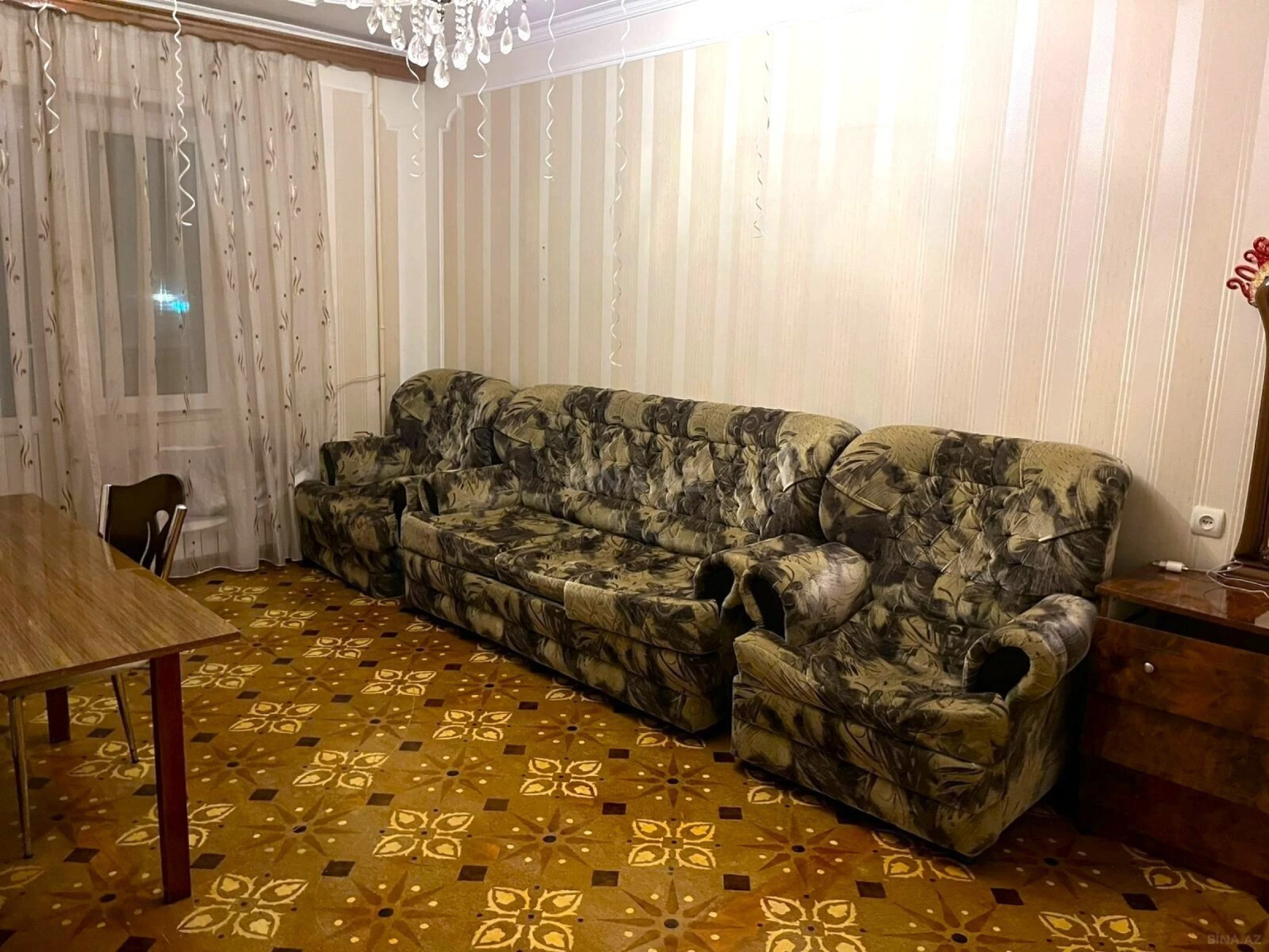 Satılır 4 otaqlı mənzil 110 m²
