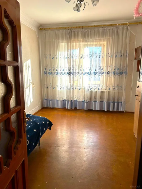 Satılır 4 otaqlı mənzil 110 m²
