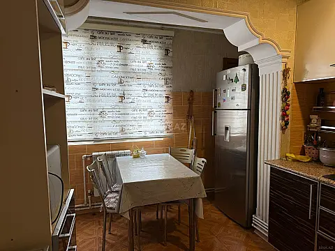 Satılır 4 otaqlı mənzil 110 m²