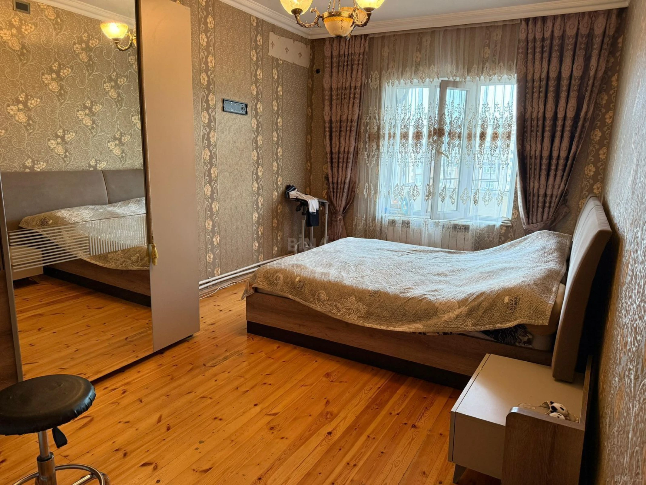 Satılır 4 otaqlı mənzil 110 m²