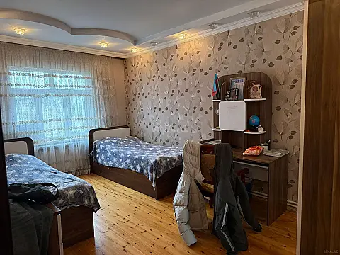 Satılır 4 otaqlı mənzil 110 m²