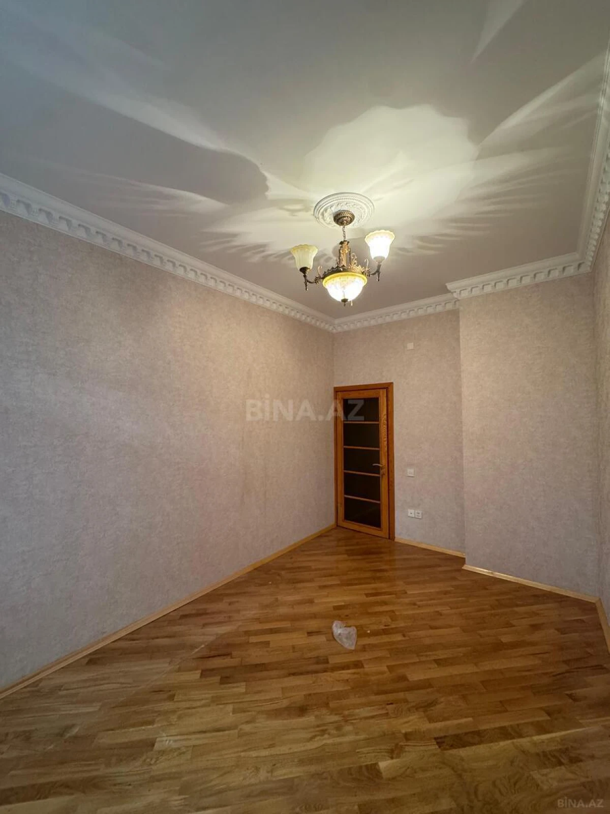 Satılır 4 otaqlı mənzil 120 m²