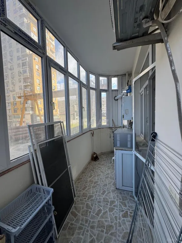 Satılır 4 otaqlı mənzil 120 m²