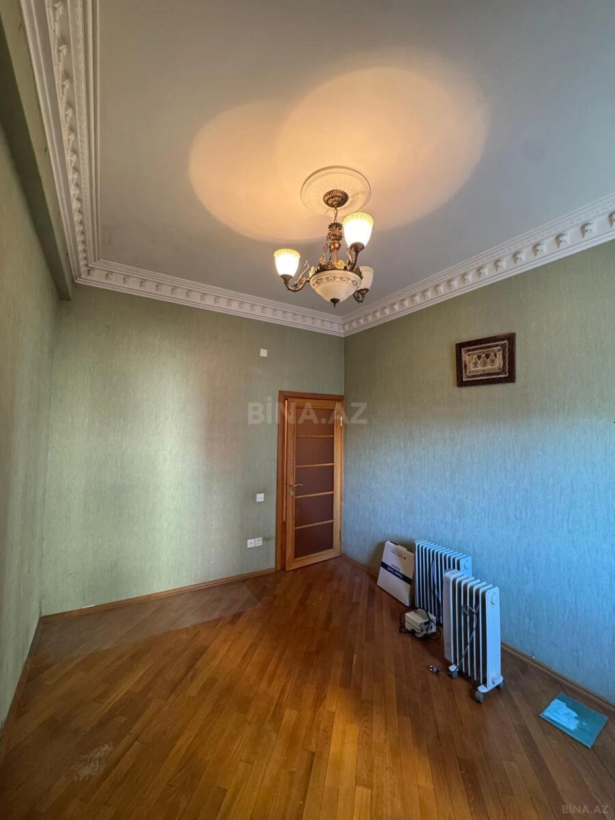 Satılır 4 otaqlı mənzil 120 m²