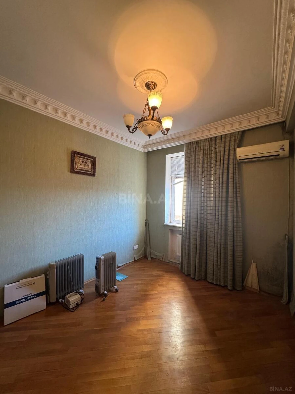 Satılır 4 otaqlı mənzil 120 m²