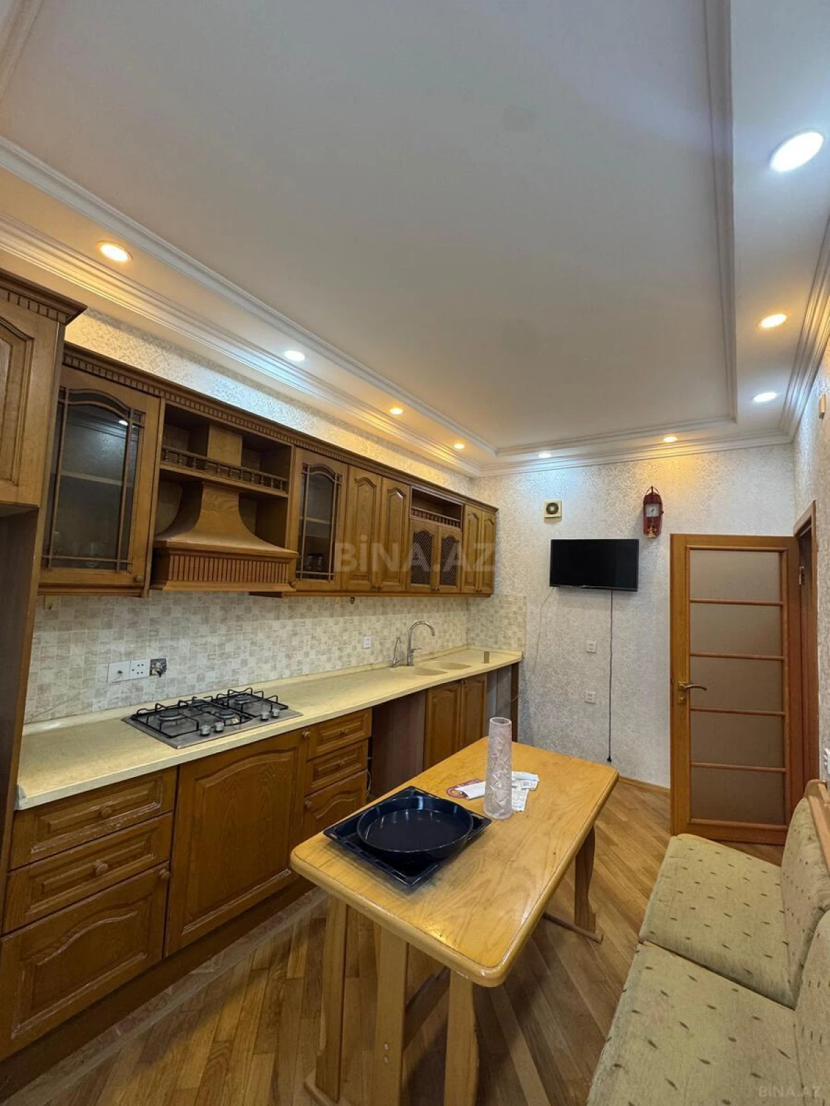 Satılır 4 otaqlı mənzil 120 m²