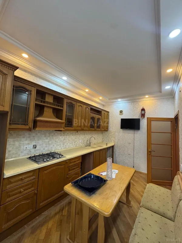 Satılır 4 otaqlı mənzil 120 m²