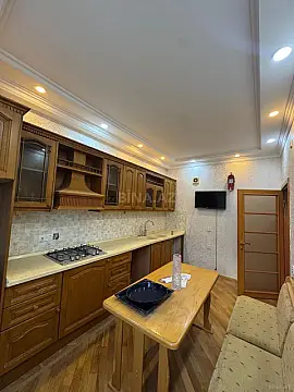 Satılır 4 otaqlı mənzil 120 m²