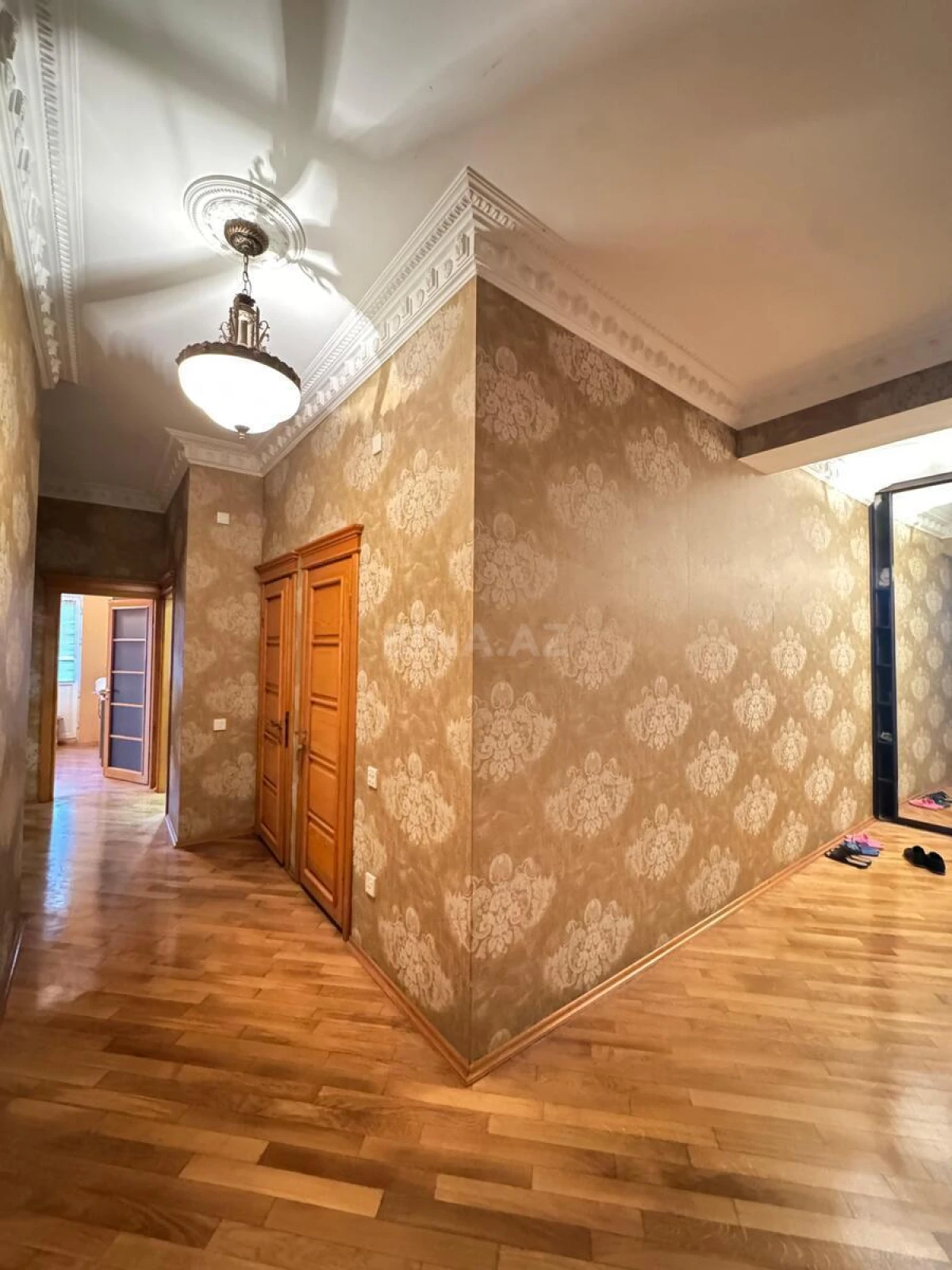 Satılır 4 otaqlı mənzil 120 m²