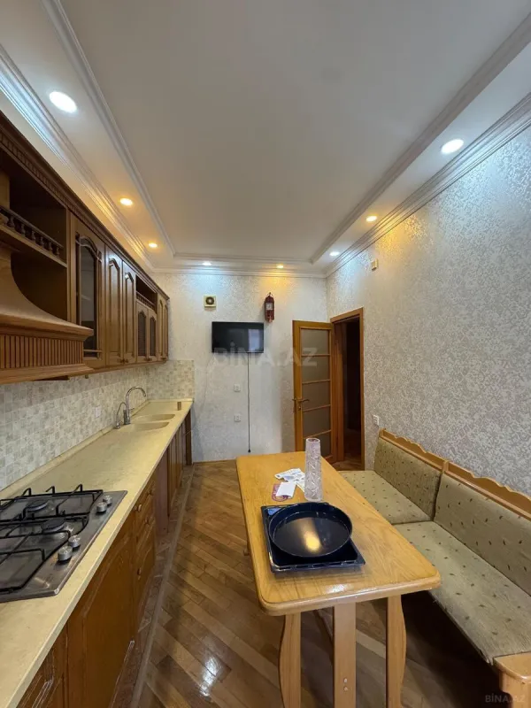 Satılır 4 otaqlı mənzil 120 m²