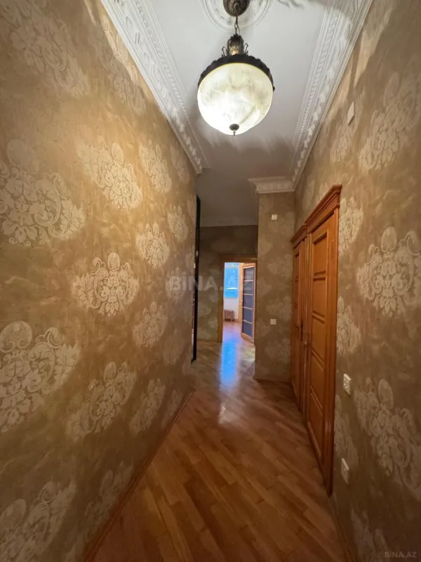 Satılır 4 otaqlı mənzil 120 m²