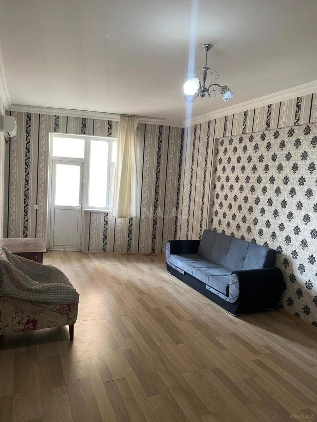 Satılır 2 otaqlı mənzil 85 m²