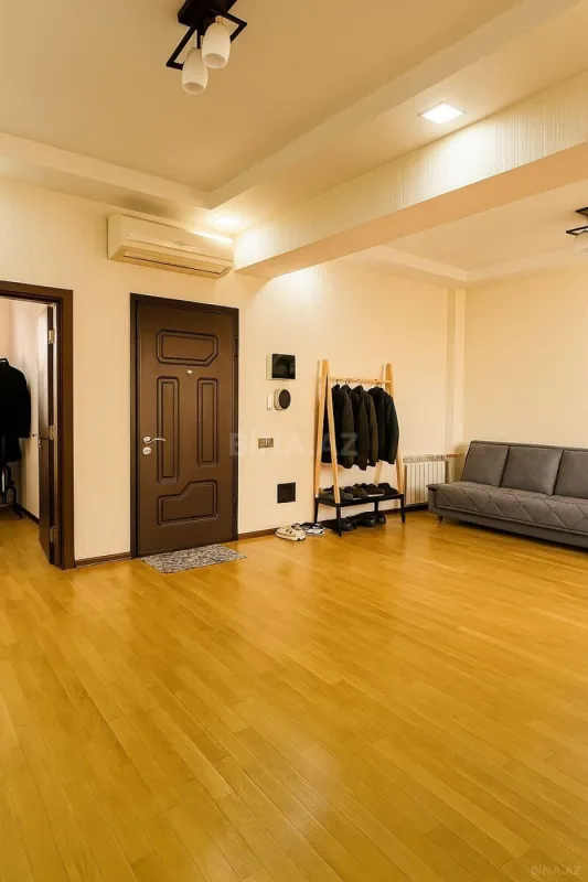 Satılır 2 otaqlı mənzil 110 m²