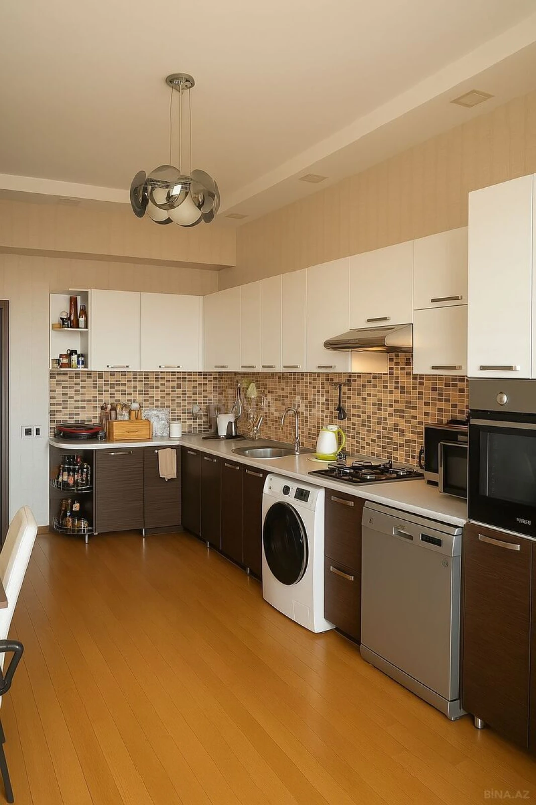 Satılır 2 otaqlı mənzil 110 m²