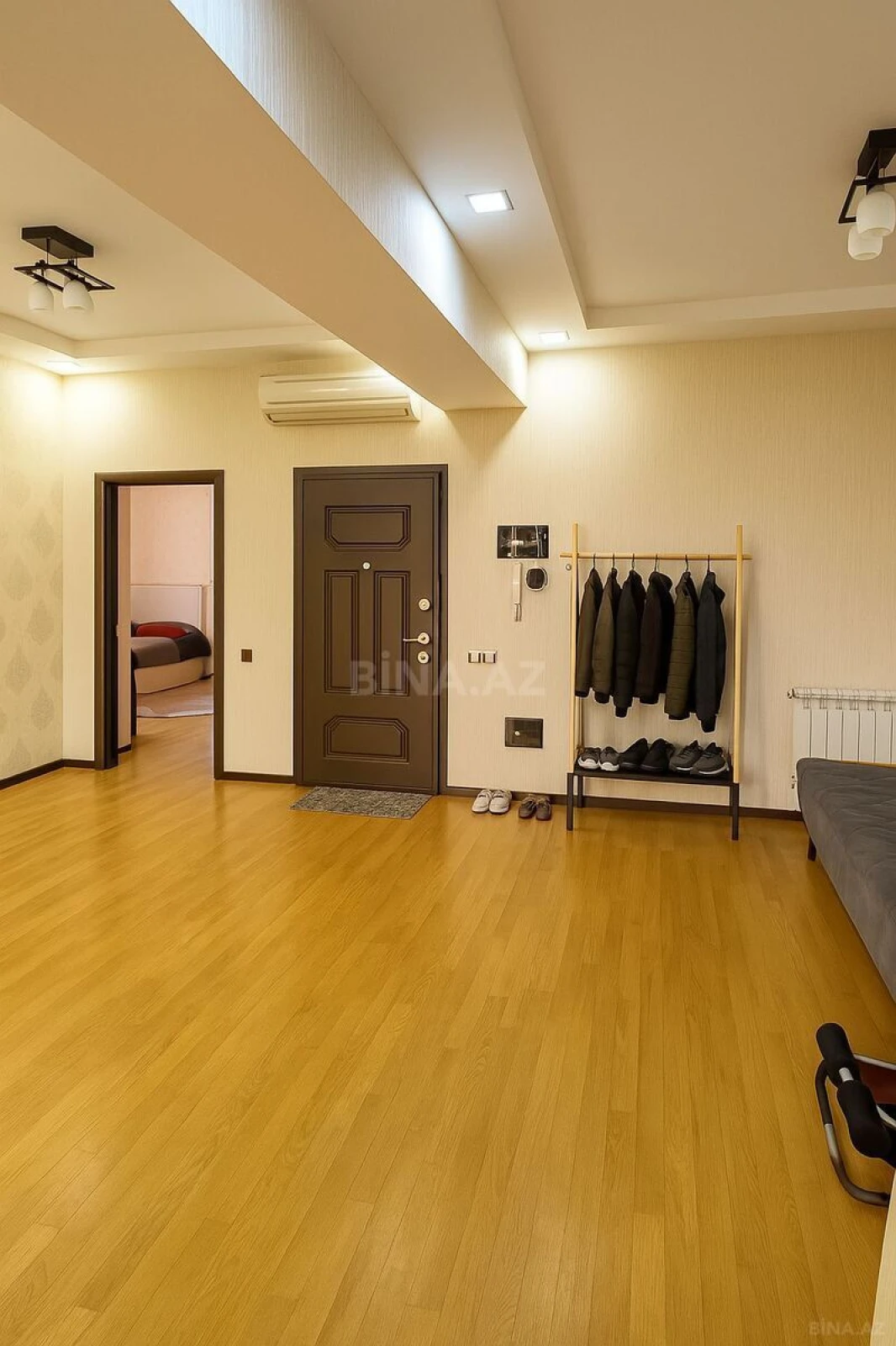 Satılır 2 otaqlı mənzil 110 m²