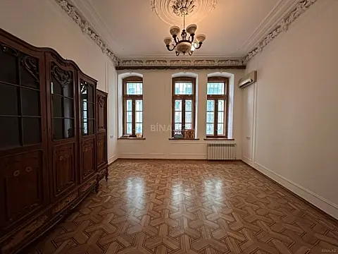 Kirayə verilir 5 otaqlı ofis 200 m²