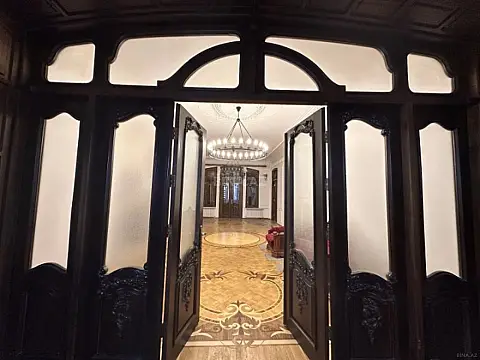 Kirayə verilir 5 otaqlı ofis 200 m²