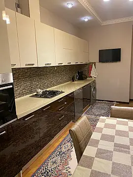 Satılır 2 otaqlı mənzil 117 m²