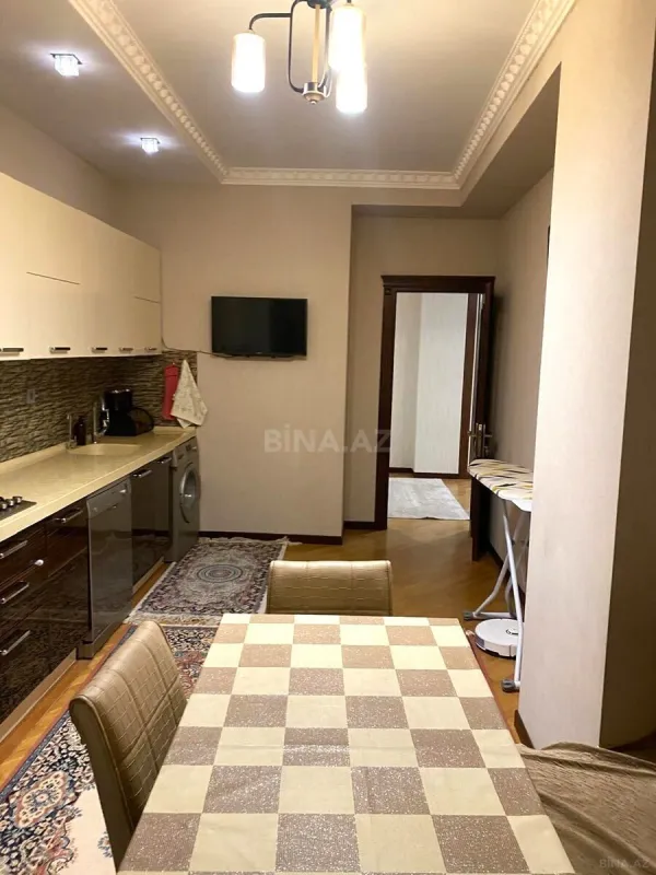 Satılır 2 otaqlı mənzil 117 m²