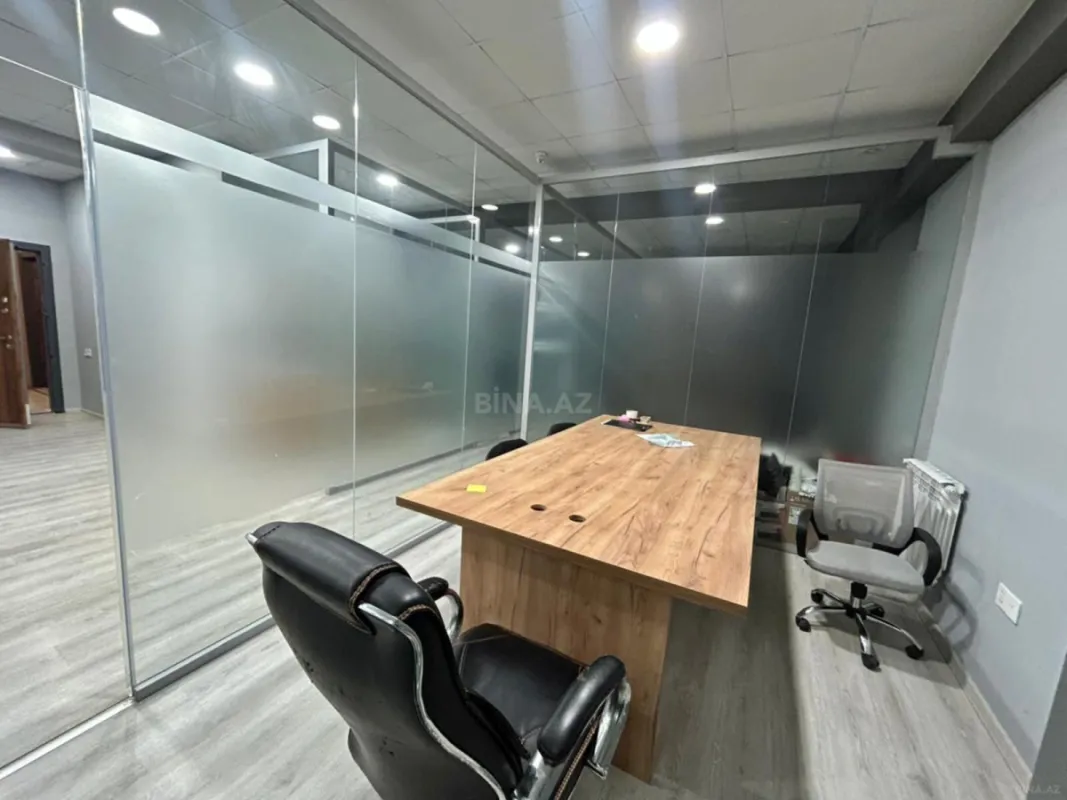 Satılır 6 otaqlı ofis 130 m²
