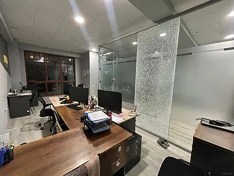 Satılır 6 otaqlı ofis 130 m²