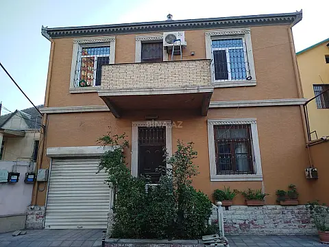 Satılır 7 otaqlı həyət evi 300 m² — Bakı, 9-cu mikrorayon 7 otaq 300.00 m²