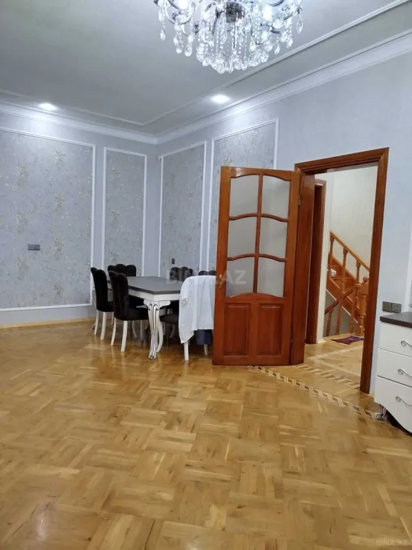 Satılır 7 otaqlı həyət evi 300 m²