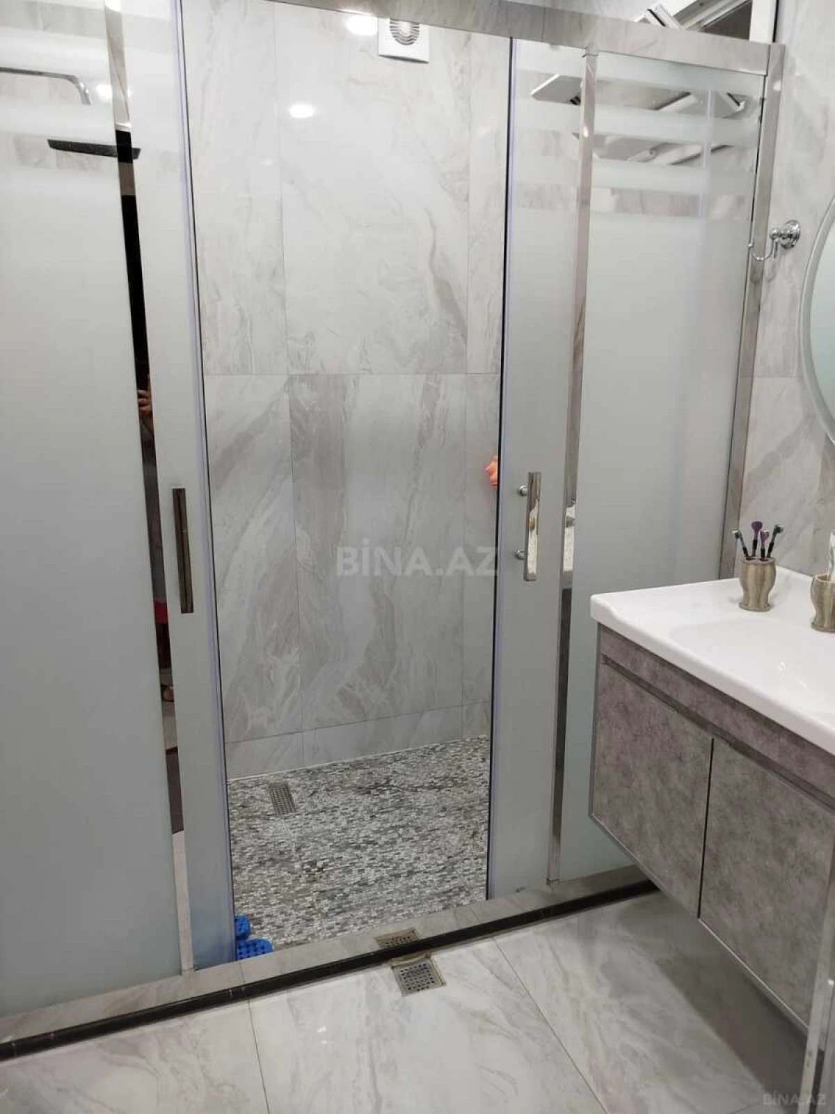 Satılır 7 otaqlı həyət evi 300 m²