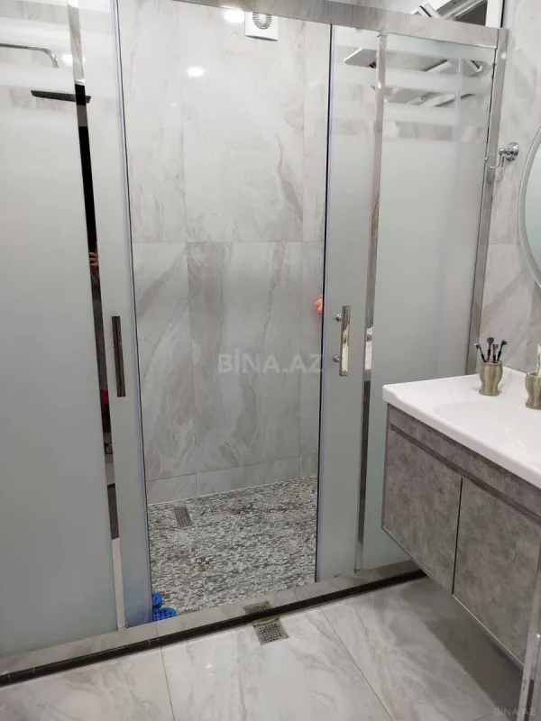 Satılır 7 otaqlı həyət evi 300 m²