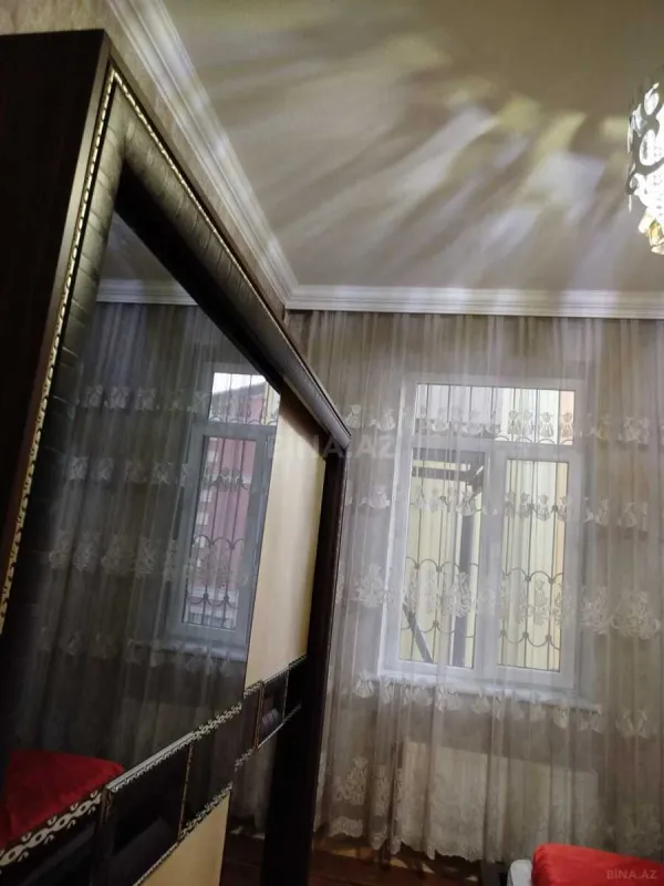 Satılır 7 otaqlı həyət evi 300 m²