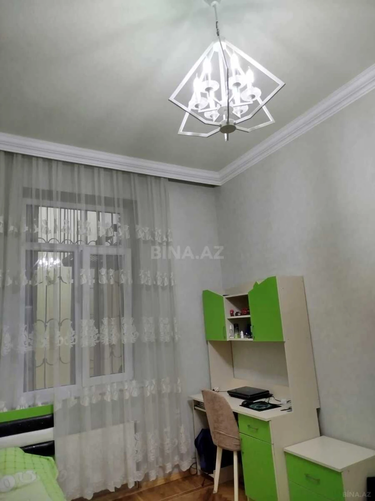 Satılır 7 otaqlı həyət evi 300 m²