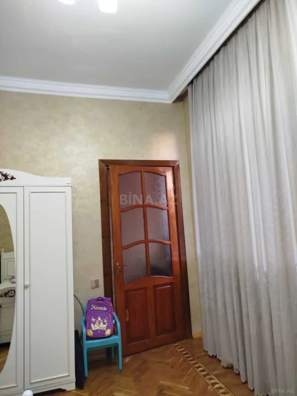 Satılır 7 otaqlı həyət evi 300 m²