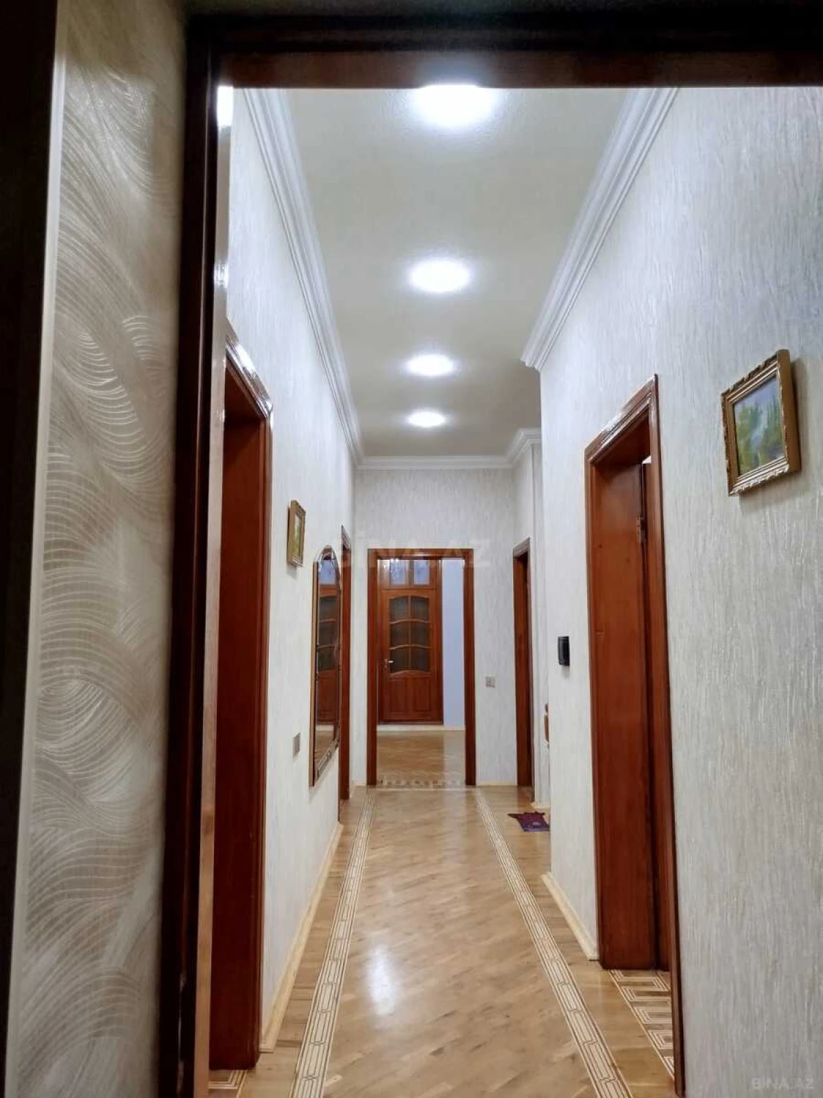 Satılır 7 otaqlı həyət evi 300 m²