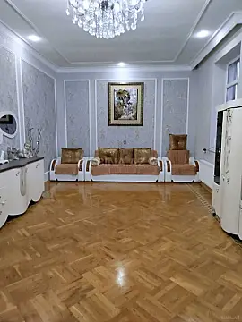 Satılır 7 otaqlı həyət evi 300 m²