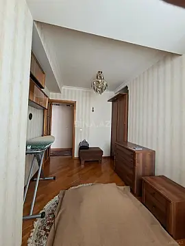 Kirayə verilir 4 otaqlı mənzil 140 m²