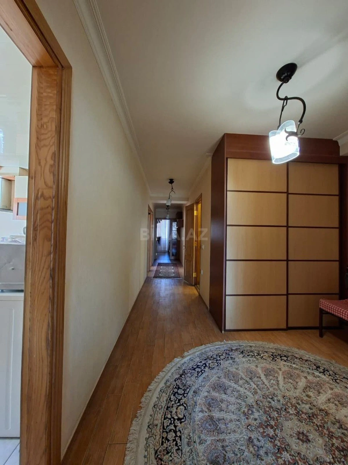 Kirayə verilir 4 otaqlı mənzil 140 m²