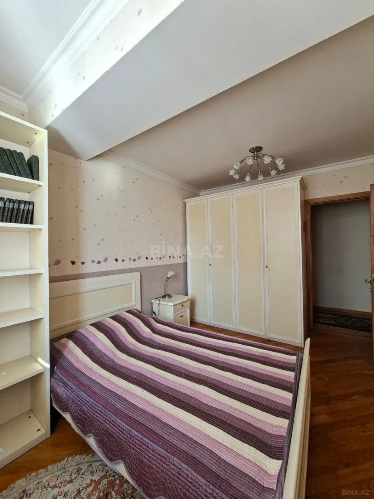 Kirayə verilir 4 otaqlı mənzil 140 m²